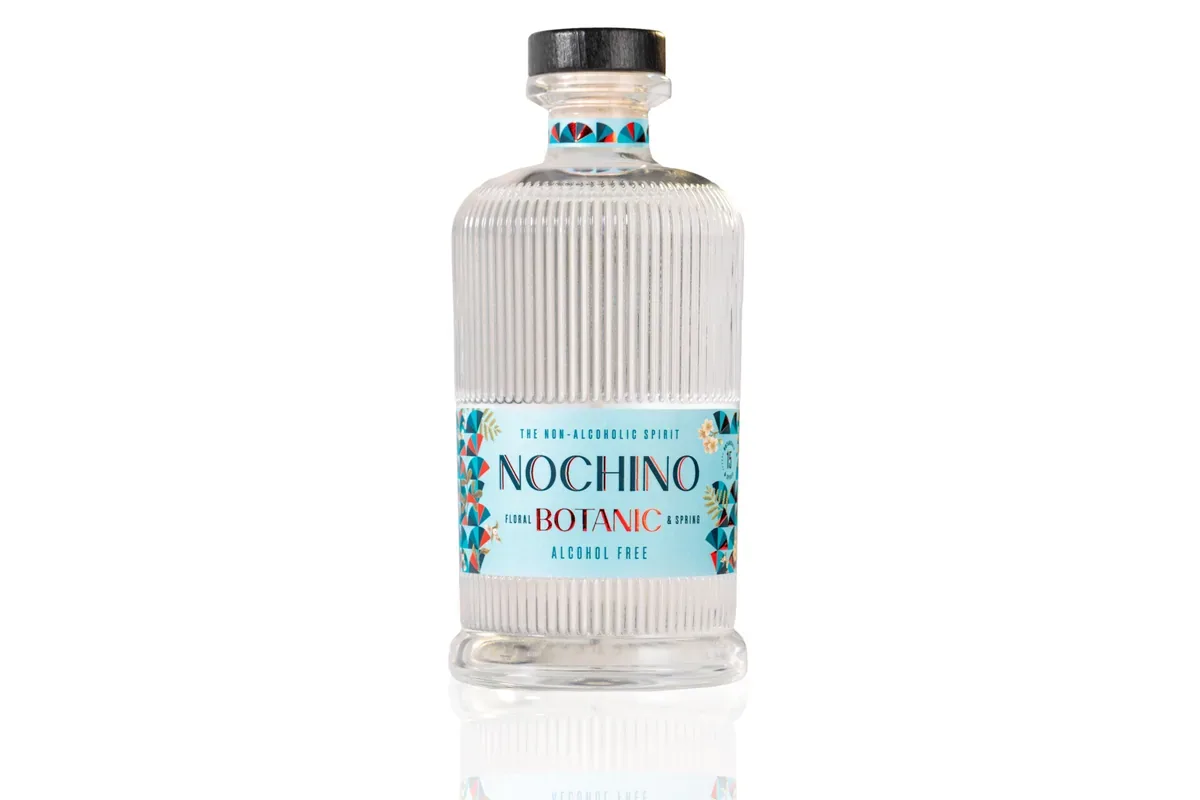 Nochino Botanic – nealkoholický nápoj s chuťou bylín a korenín, fľaša 0,5 l