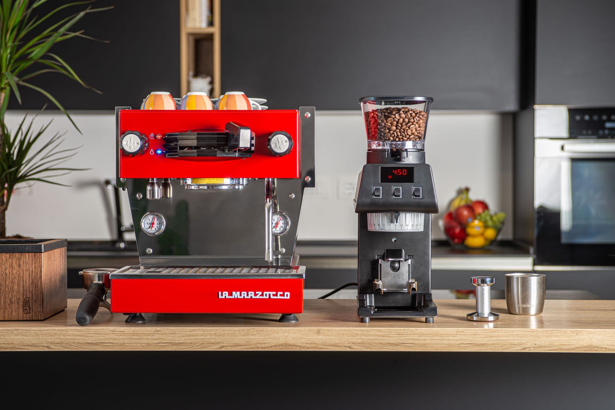 La Marzocco Linea Micra s mlynčekom Pico na kuchynskej linke